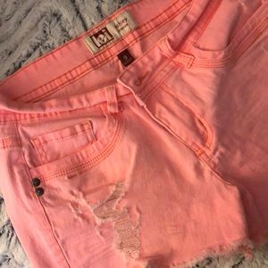 🎀5/$25🎀 L.E.I. Ashley Low Rise Pink Jean Shorts